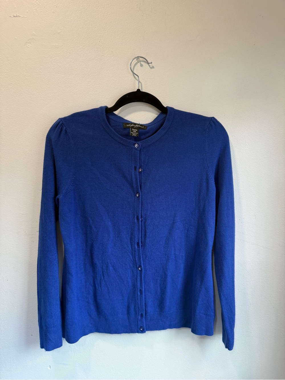 DESIGNERS ORIGINAL Long Sleeve Blue Knit Cardigan w. Blue Button Detailing (PM)